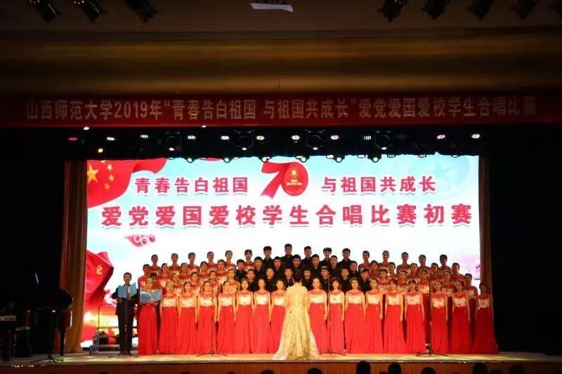 板凳抽走致骨折女生回顾事发:我在实操课上完成作业,准备坐下看手机却坐空了,摔倒时撕心裂肺的疼